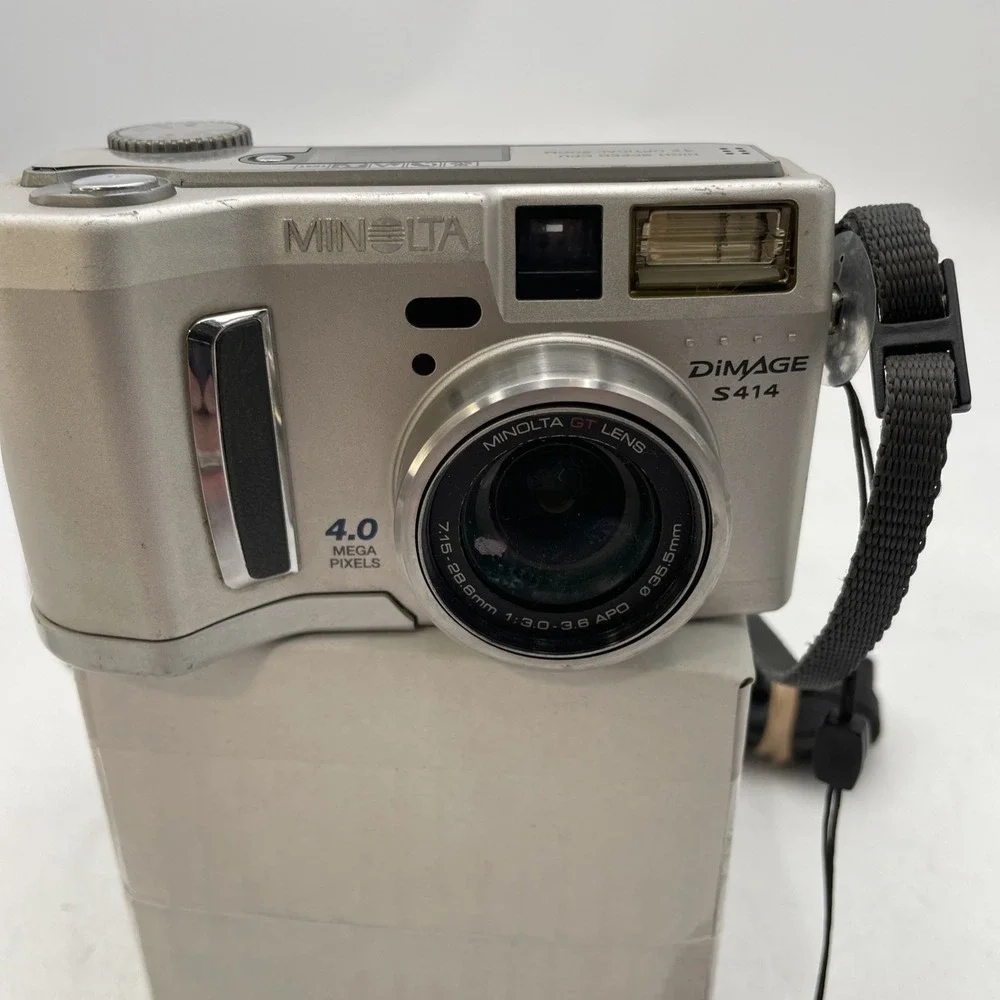 Konica Minolta DiMAGE Xg Digital Camera Silver 5.1-17.1mm Zoom Lens Compact